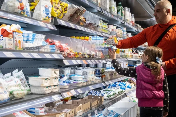Деякі продукти в Україні подорожчали на понад 60% / Фото: Reuters